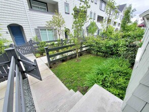 15850-85 85 Ave in Surrey, BC - Building Photo - Building Photo