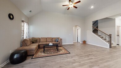 317 Edgefield Ct in Pleasant View, TN - Building Photo - Building Photo