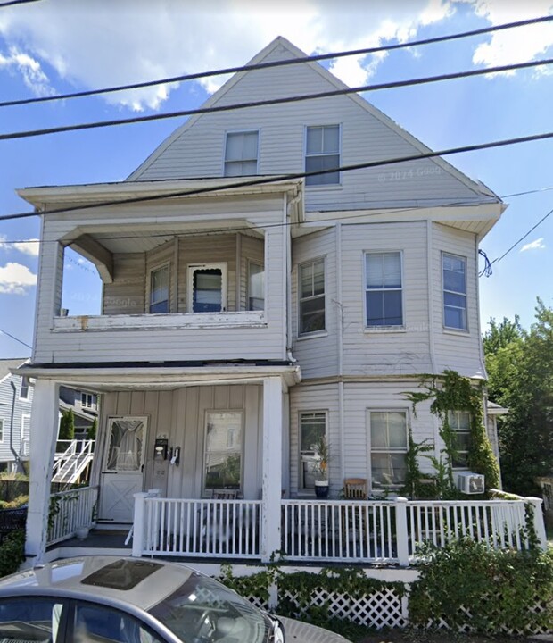 65 Olcott St, Unit 1 in Watertown, MA - Building Photo