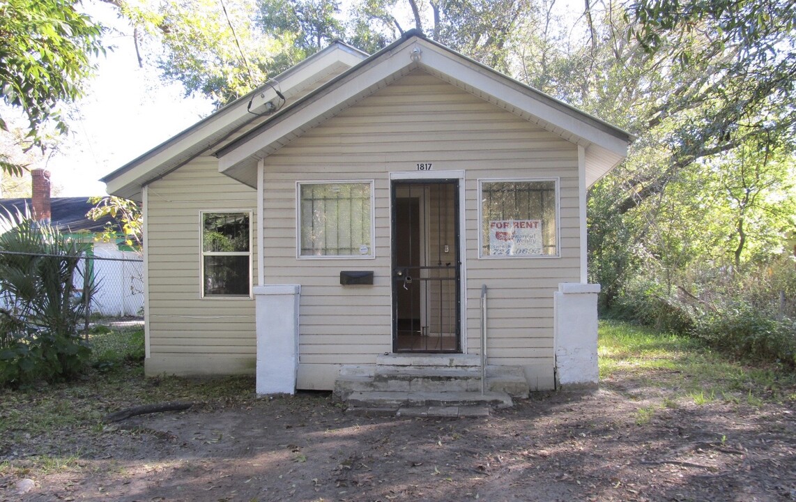 1817 Mc Millan St in Jacksonville, FL - Building Photo