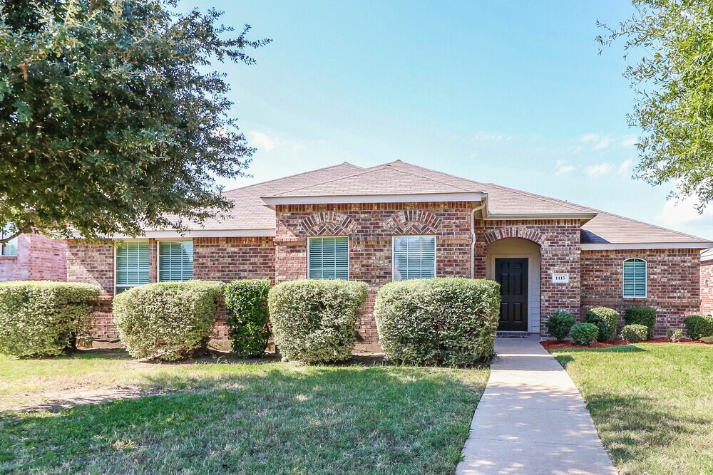 1415 Heather Ridge Dr in Lancaster, TX - Building Photo