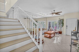 584 SE 20th Ave in Deerfield Beach, FL - Building Photo - Building Photo