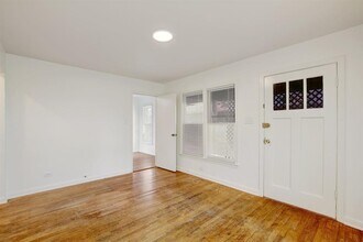 302 Olive St in Smithville, TX - Building Photo - Building Photo