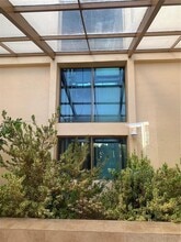 2055 SW 122nd Ave in Miami, FL - Foto de edificio - Building Photo