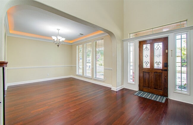 3730 Arundel Gardens Ln