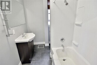 89 Burris St in Hamilton, ON - Building Photo - Building Photo