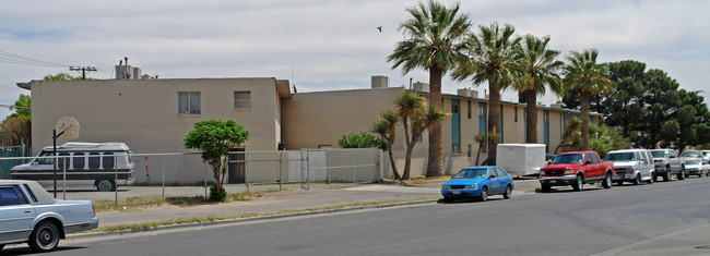 Mescalero Apartments in El Paso, TX - Building Photo - Building Photo