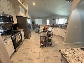 17602 Main St in Hesperia, CA - Building Photo - Building Photo