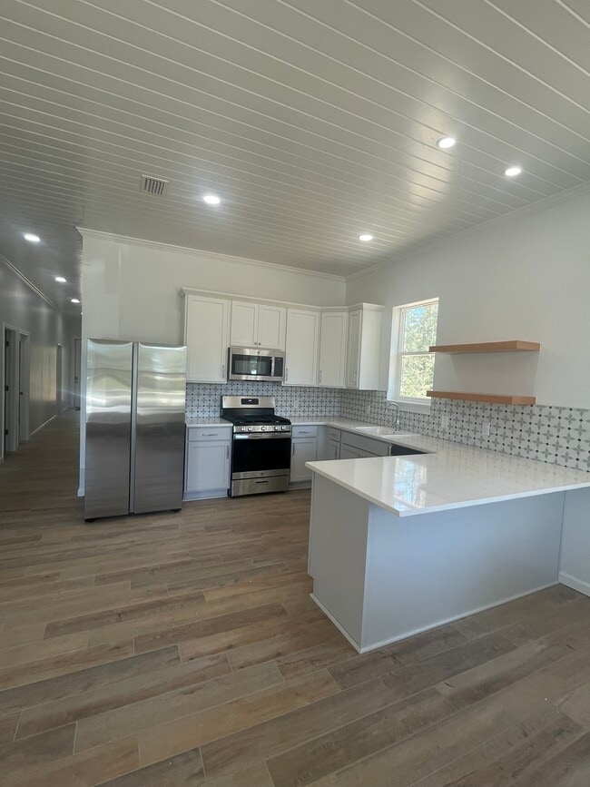 311 Sherwood Rd in Defuniak Springs, FL - Building Photo - Building Photo