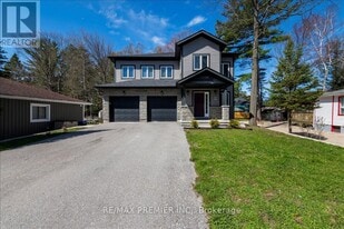 36 48th St S in Wasaga Beach, ON - Building Photo