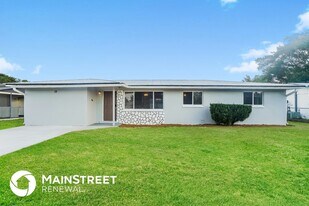 19 Kingsman Cir in Ft. Myers, FL - Building Photo