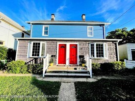 137 Oakland St in Red Bank, NJ - Building Photo