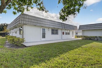 1 Valencia A in Delray Beach, FL - Building Photo - Building Photo