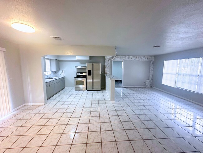 4390 NW 174th Dr in Miami Gardens, FL - Building Photo - Building Photo