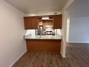 9600 La Nuez Dr in Elk Grove, CA - Building Photo - Building Photo