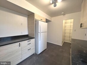 462 Long Towne Ct in Glen Burnie, MD - Building Photo - Building Photo
