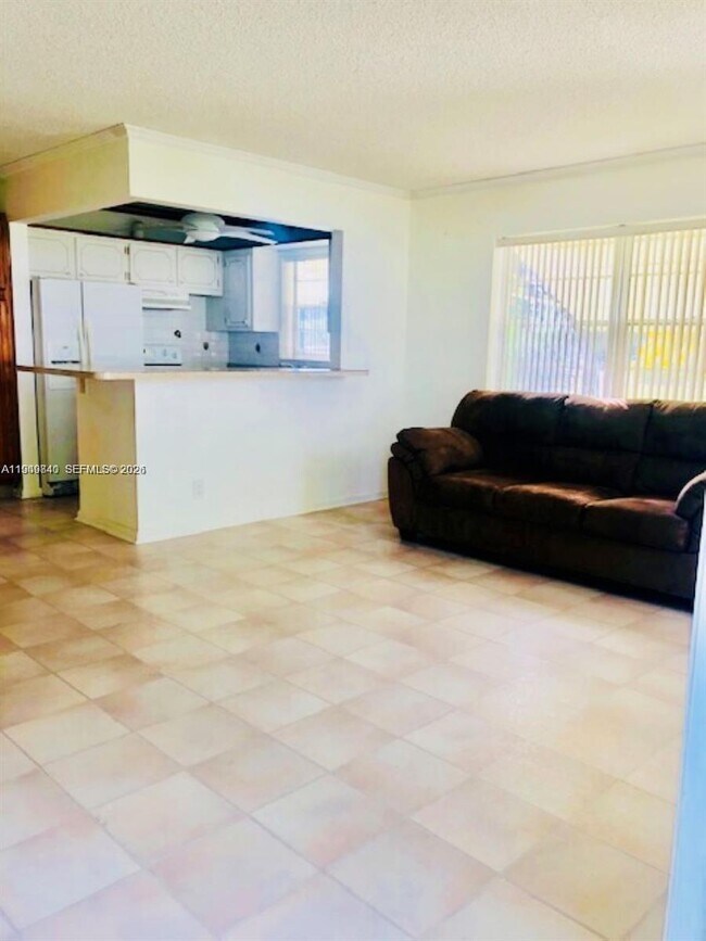 316 Camden M in West Palm Beach, FL - Foto de edificio - Building Photo