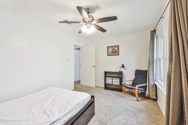property at 12 Coralberry Rd