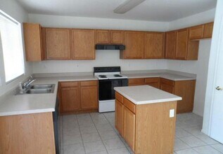 9551 N 85th Dr in Peoria, AZ - Building Photo - Building Photo