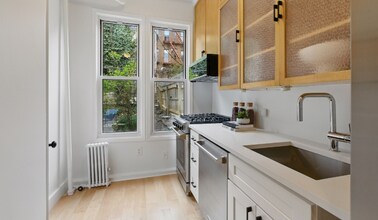 152 N 9th St in Brooklyn, NY - Foto de edificio - Building Photo