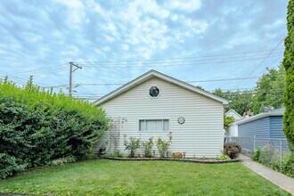 5250 N Lieb Ave, Unit 2 in Chicago, IL - Building Photo - Building Photo