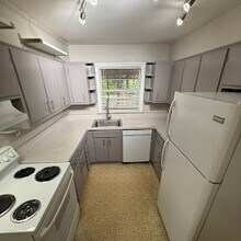 950 Homewood Ct in Decatur, GA - Building Photo - Building Photo