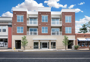 Harbor House in Atlantic Highlands, NJ - Building Photo