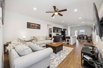 16684 Lonely Pines Dr in Conroe, TX - Building Photo - Building Photo