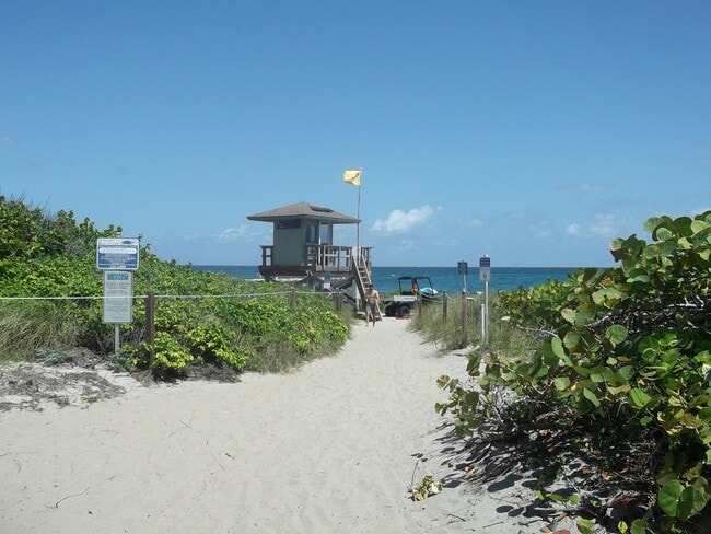 951 De Soto Rd, Unit 427