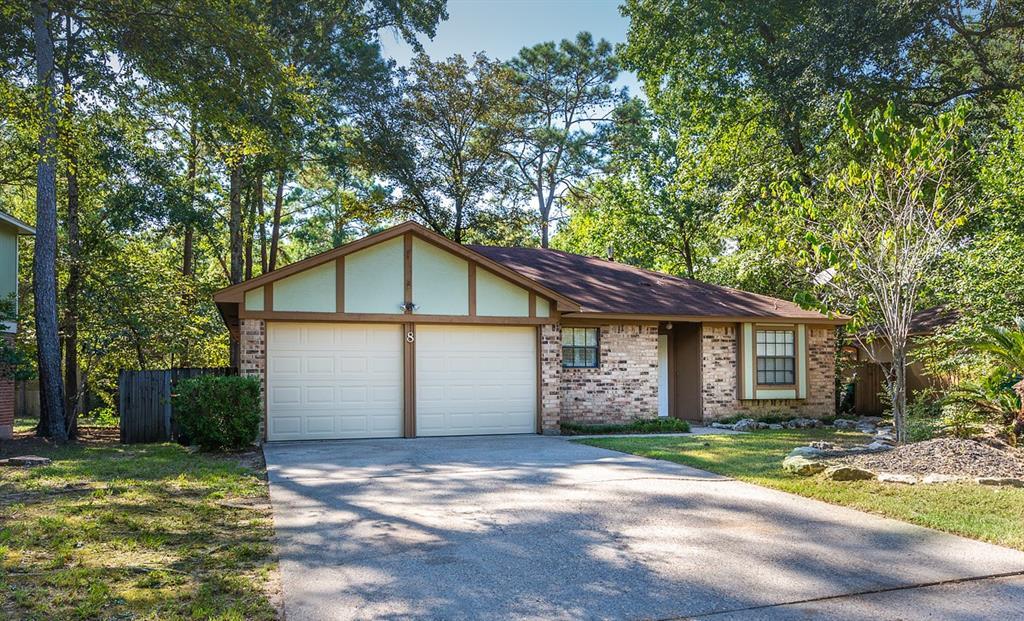 8 Green Haven Dr in The Woodlands, TX - Building Photo