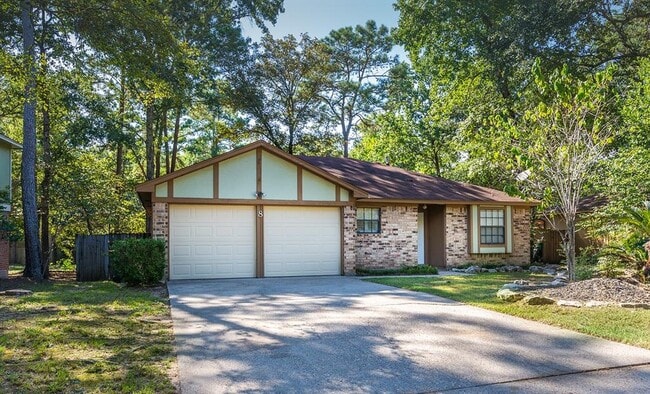 property at 8 Green Haven Dr