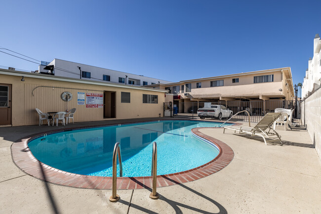 The Corteen Apartments in Los Angeles, CA - Building Photo - Building Photo