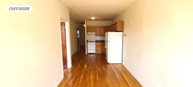 29-11 Ditmars Blvd in Queens, NY - Building Photo - Building Photo