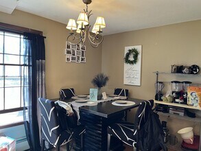 805 Smetana Rd in Hopkins, MN - Building Photo - Building Photo