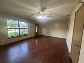 2828 Newsom Cir in Wichita Falls, TX - Building Photo - Building Photo