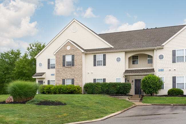 Catalina Club Apartments in Pataskala, OH - Building Photo - Building Photo