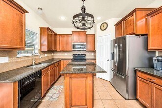 10228 Marigold Rd in Waco, TX - Foto de edificio - Building Photo