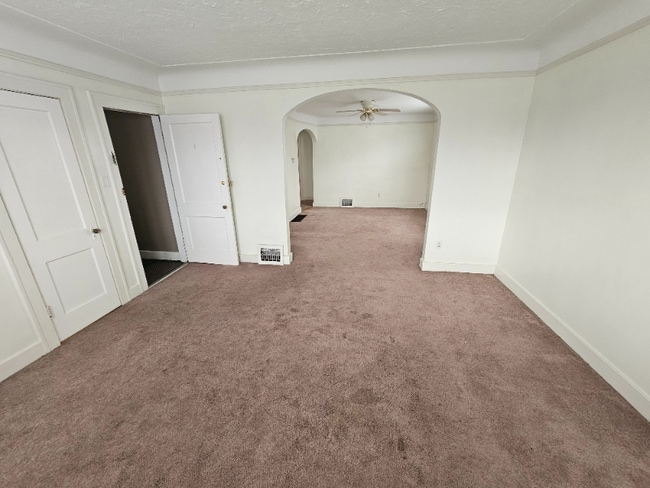 2337 Burnside Ave