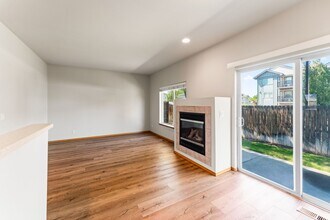 1560 SW Reindeer Ave in Redmond, OR - Building Photo - Building Photo