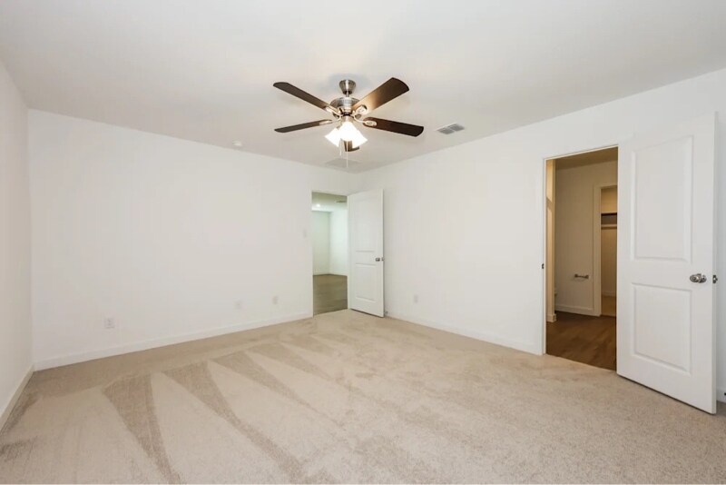 7067 Meandering Creek Ln in Fort Worth, TX - Building Photo