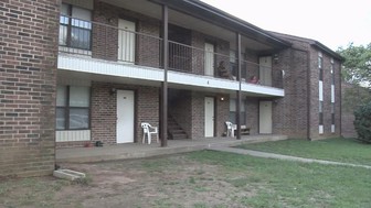 Robinwood Park Apartments in Russellville, KY - Building Photo