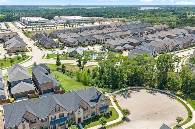 1338 Madison Ave in Flower Mound, TX - Foto de edificio - Building Photo