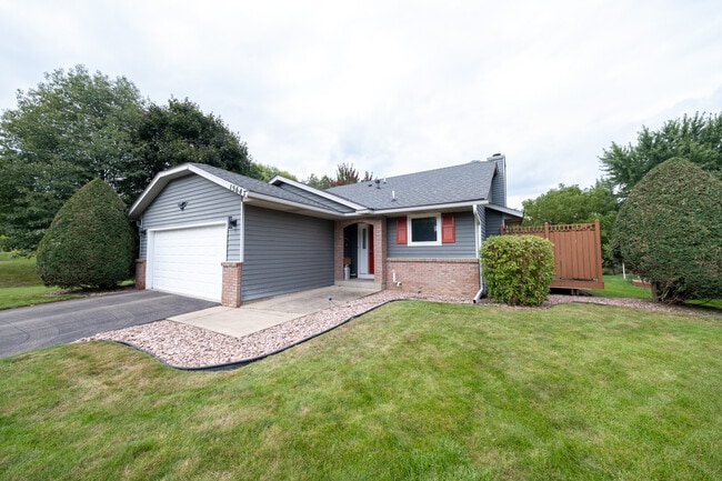 15647 Cornell Trail in Rosemount, MN - Building Photo - Building Photo