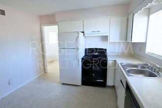 1000 N Pueblo Dr in Casa Grande, AZ - Foto de edificio - Building Photo