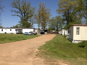 Cavalier Mobile Home in Texarkana, TX - Building Photo - Other