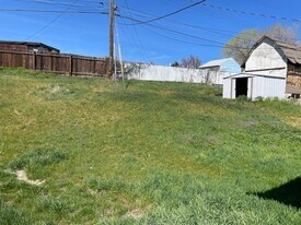456 N Dale Rd in Moses Lake, WA - Building Photo