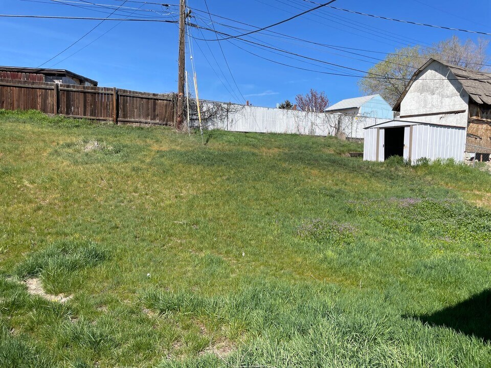 456 N Dale Rd in Moses Lake, WA - Building Photo