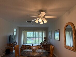 2124 N Tamiami Trl, Unit Whitaker Bayou in Sarasota, FL - Building Photo - Building Photo