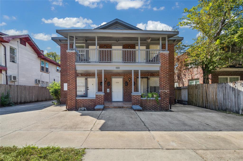 4202 Polk St in Houston, TX - Building Photo