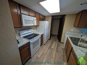 16600 W 141st St in Olathe, KS - Building Photo - Building Photo